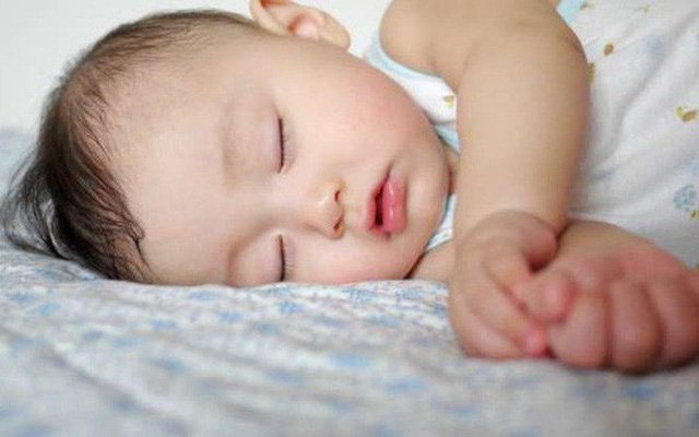 Đặc điểm giấc ngủ của trẻ sơ sinh từ 6-9 tháng