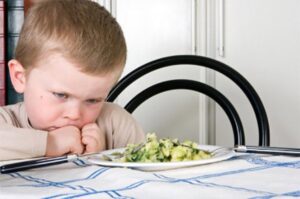 Trẻ tự kỷ có thể bị biếng ăn