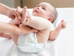 Trẻ sơ sinh bị tiêu chảy sủi bọt có nguy hiểm?