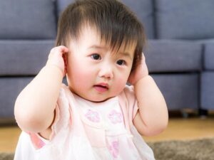 Trẻ viêm tai giữa cấp do phế cầu khuẩn: Biến chứng và giải pháp