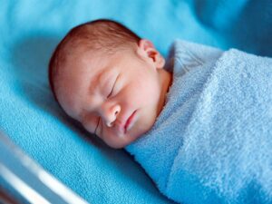 Đặc điểm giấc ngủ của trẻ sơ sinh từ 0-3 tháng