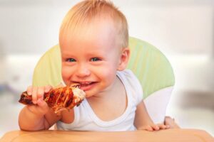 Khi nào trẻ sơ sinh có thể ăn thịt?