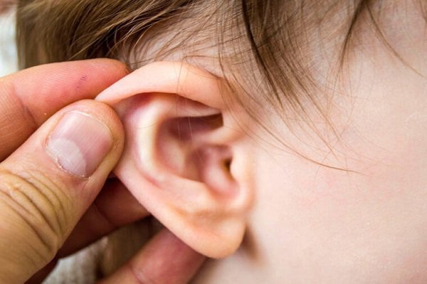 Dấu hiệu viêm tai giữa cấp tính ở trẻ em