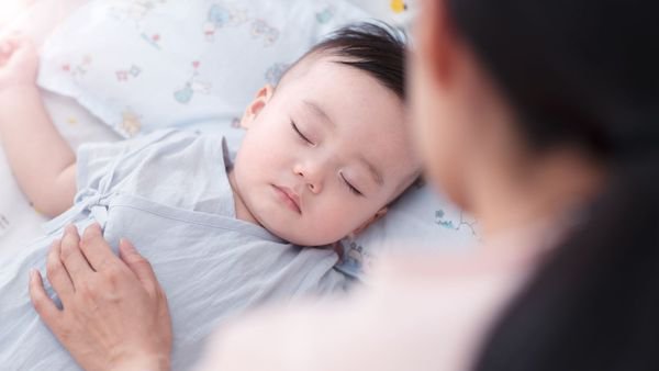 Những điều cần biết khi con bạn mắc chứng ngủ rũ