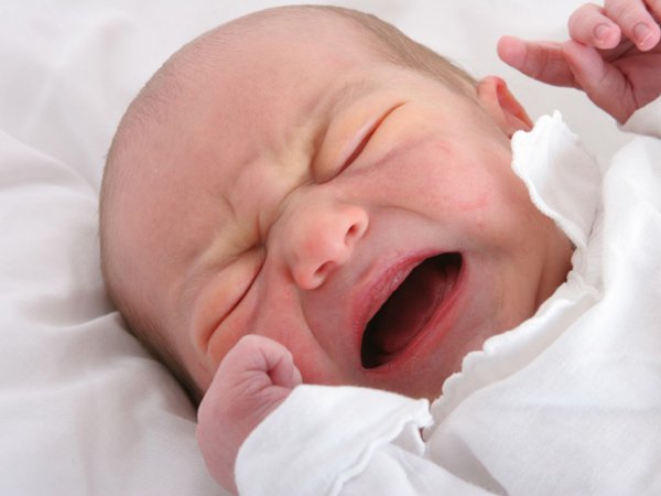 Cơn khóc gây thắt ruột ở trẻ sơ sinh