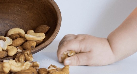 Trẻ em ăn hạt điều có tốt không?