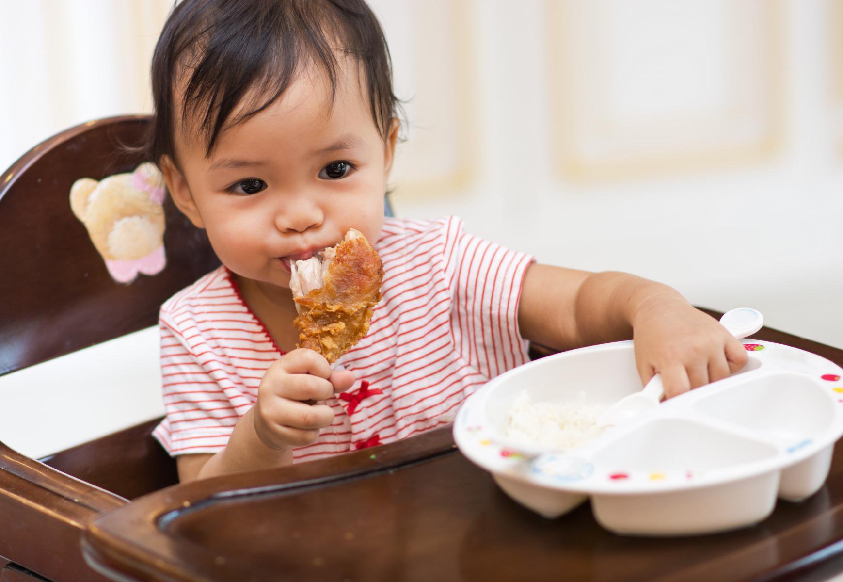 Chọn thức ăn cho trẻ suy dinh dưỡng