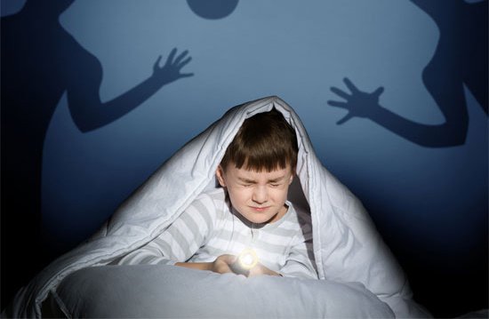 Làm gì khi trẻ ngủ mơ thấy ác mộng?