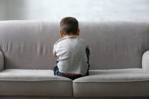 Dấu hiệu sớm cảnh báo chứng tự kỷ ở trẻ