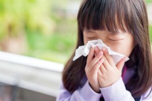 Điều trị và chăm sóc trẻ bị viêm mũi họng cấp tính