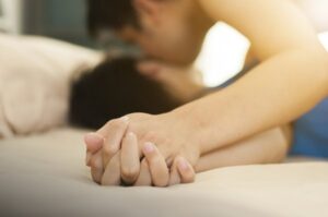 Người bệnh bị viêm gan B đang điều trị khi quan hệ tình dục có lây nhiễm cho bạn tình không?