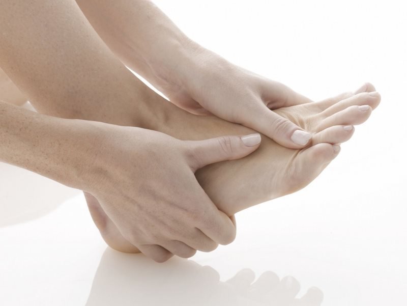 Nam giới co rút ngón chân có ảnh hưởng gì?