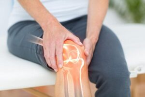 Chân không co được kèm đau sau chấn thương có sao không?