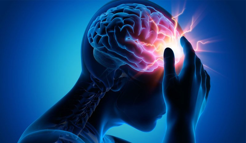 Nam giới va đập vùng trán, đau đầu có ảnh hưởng gì?