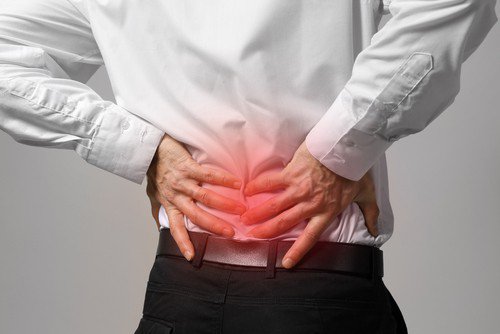 Nam giới đau vùng thắt lưng có ảnh hưởng gì?