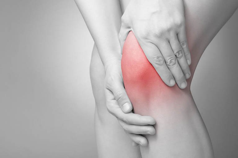 Người có tiền sử viêm khớp đầu gối thường xuyên đau mỏi lưng là do đâu?