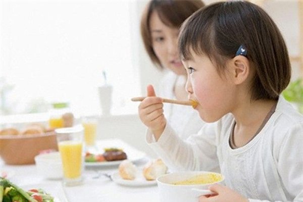 biện pháp giúp trẻ ăn ngon miệng